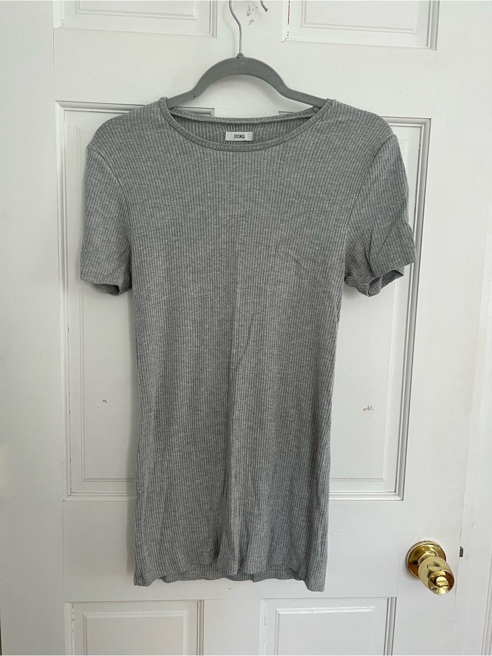 STORQ Women's Ribbed Short Sleeve Tee in Light Gray